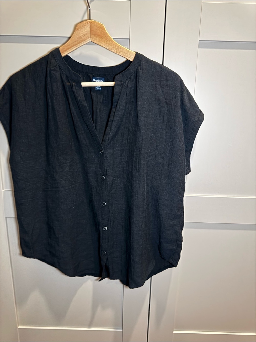 GAP Black Button-Front Cap Sleeve Blouse